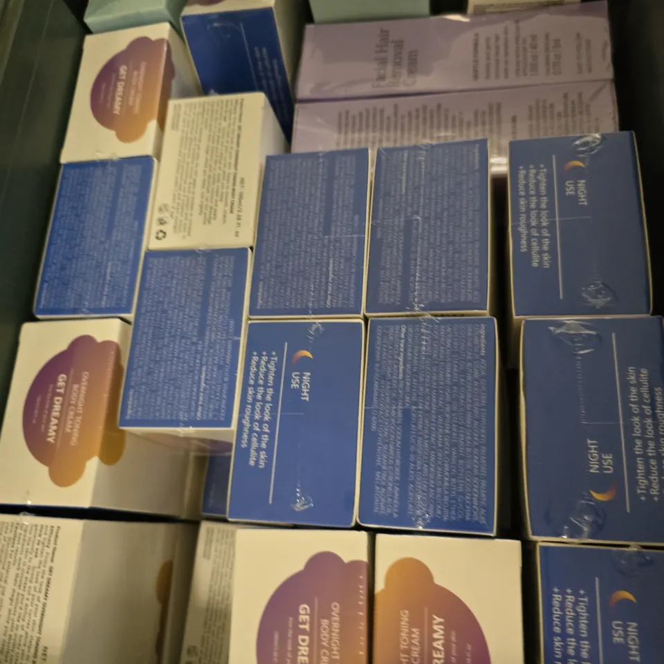 APPROXIMATELY 15 ASSORTED HEALTH & BEAUTY ITEMS TO INCLUDE - SUPREME CREME , GET DREAMY , FACIAL HAIR REMOVAL CREAM ETC