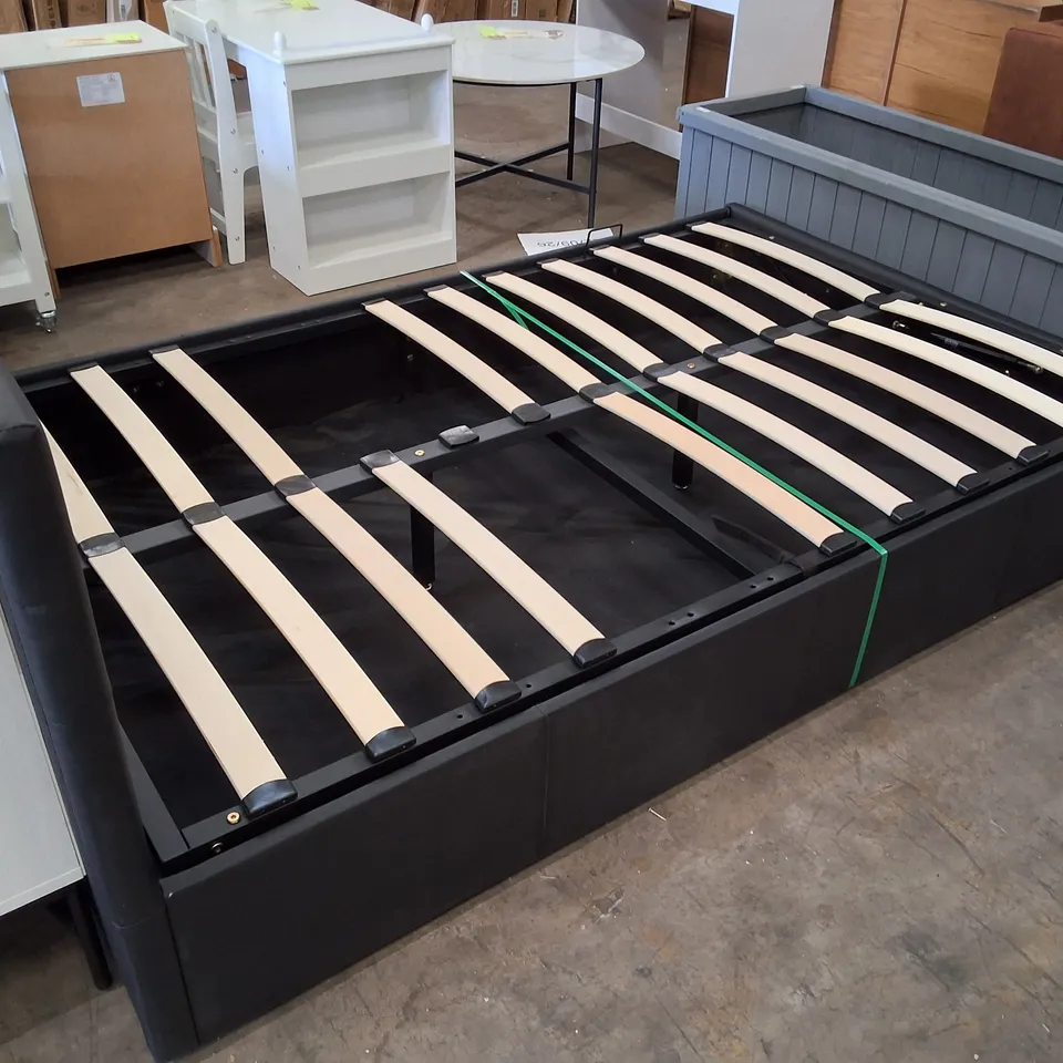 VIOLETTA UPHOLSTERED OTTOMAN BED COLOUR: BLACK SIZE: SMALL DOUBLE (4')