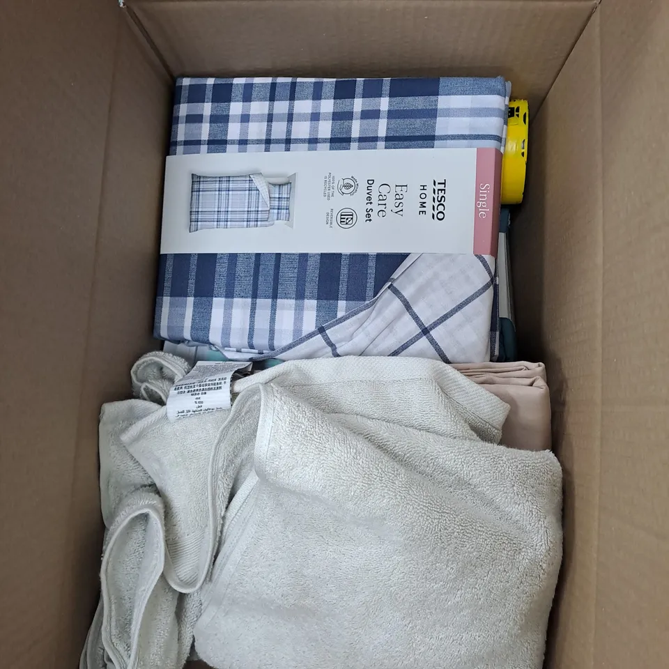BOX OF APPROXIMATELY 10 ITEMS TO INCLUDE TESCO DUVET SET, PICTURE FRAME, WASTE SACKS ETC