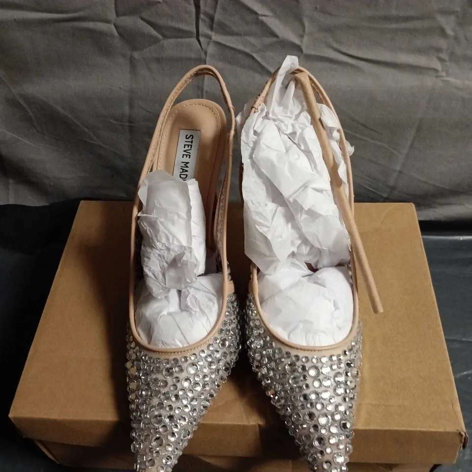 STEVE MADDEN BEIGE EMBELLISHED SLINGBACK HEELS – UK 6