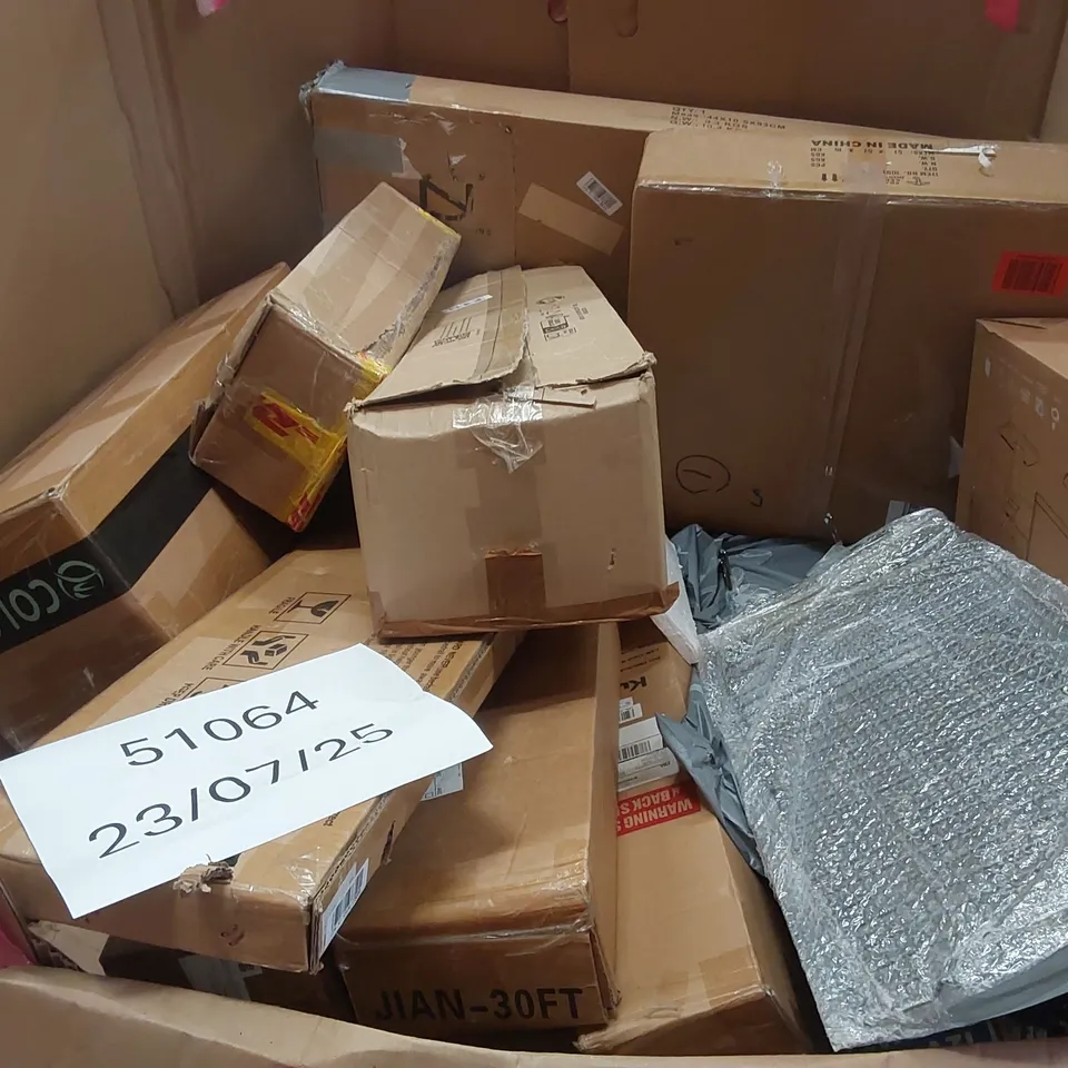 PALLET OF ASSORTED HOUSEHOLD GOODS AND PRODUCTS TO INCLUDE; BAMBU LAB A1 COMBO 3D PRINTER, AQUARIUM LED LIGHTS, AIR COOLER, BABY GATES ETC
