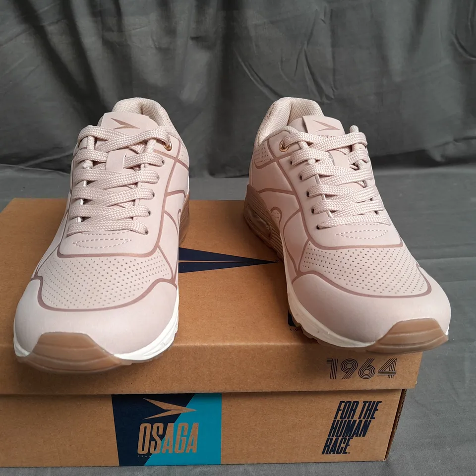 BOXED PAIR OF OSAGA TRAINERS SIZE EU37