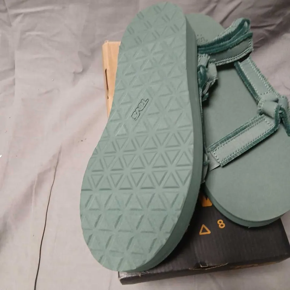 TEVA WOMEN’S MIDFORM UNIVERSAL CANVAS SANDALS – TEAL, US 11 (UK 9, EU 42) – BOXED