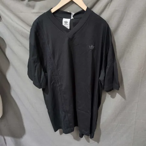 ADIDAS BLACK V-NECK T-SHIRT WITH TAGS — SHORT SLEEVE  SIZE M 
