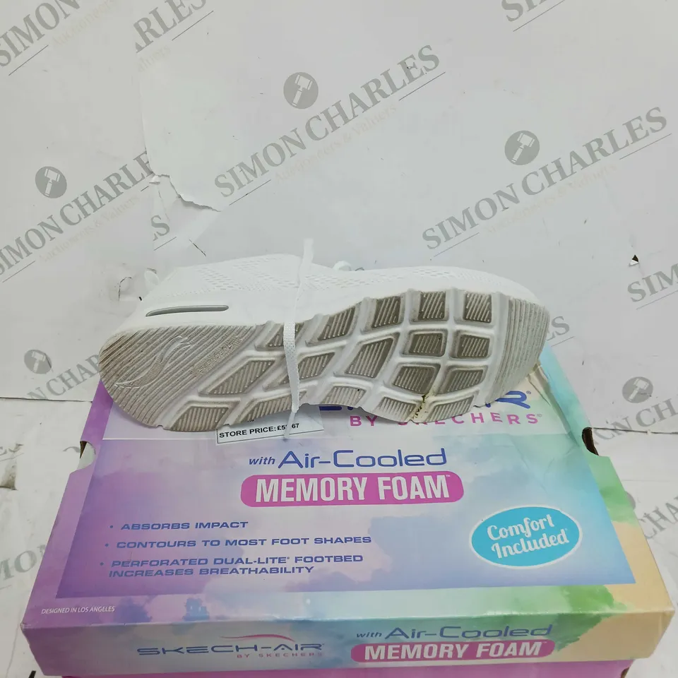 BOXED PAIR OF SKETCHERS AIR COOLED TRAINER WHITE SIZE 6