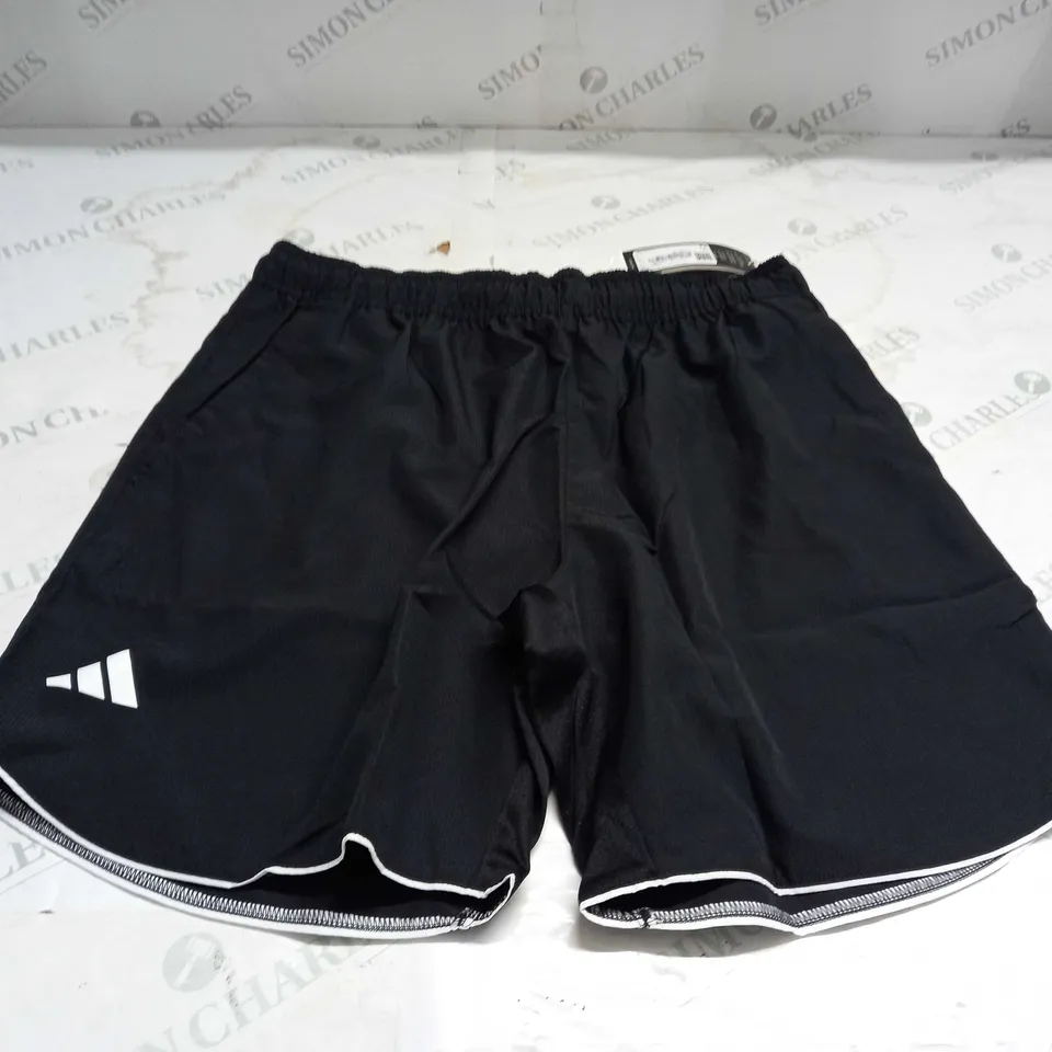 ADIDAS LOGO CASUAL SHORTS SIZE 