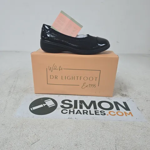 Dr Lightfoot Wide-Fit Black Shoes – Women's size 5