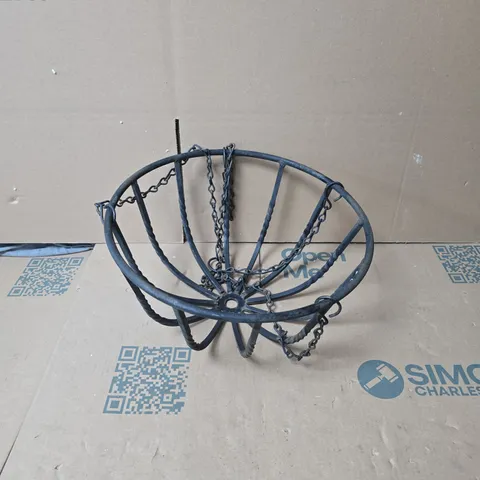 METAL GARDEN HANGING BASKET