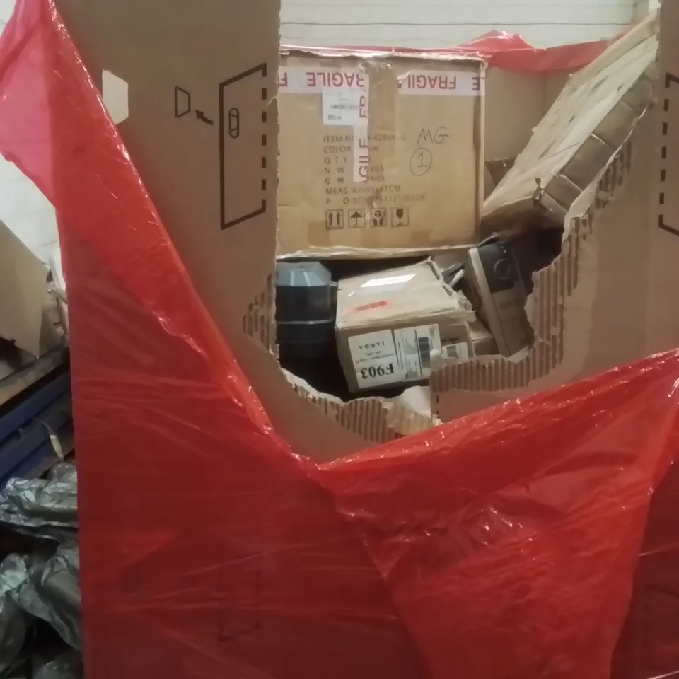 PALLET OF ASSORTED HOUSEHOLD GOODS AND PRODUCTS TO INCLUDE; TELESCOPIC LADDER,OIL FILLED RADIATOR