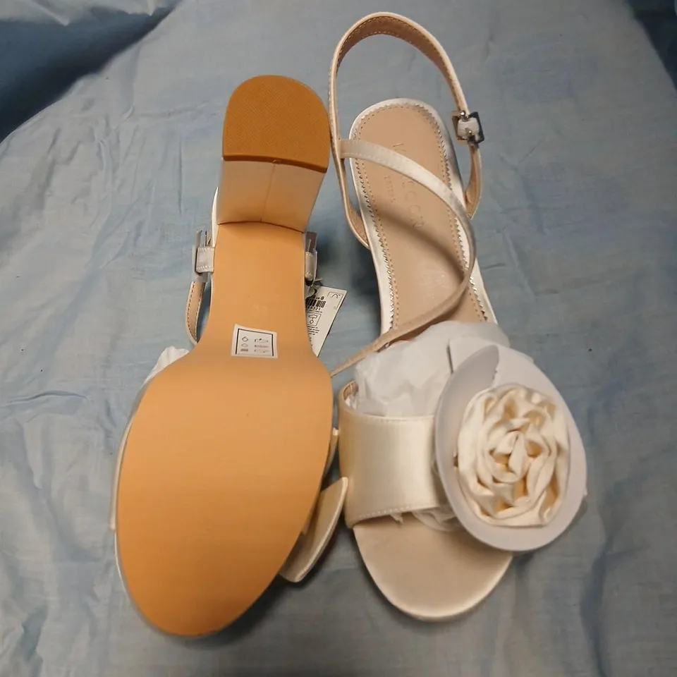 MONSOON WOMEN'S IVORY SANDALS WITH FLORAL FRONT, UK 6 (EU 39)