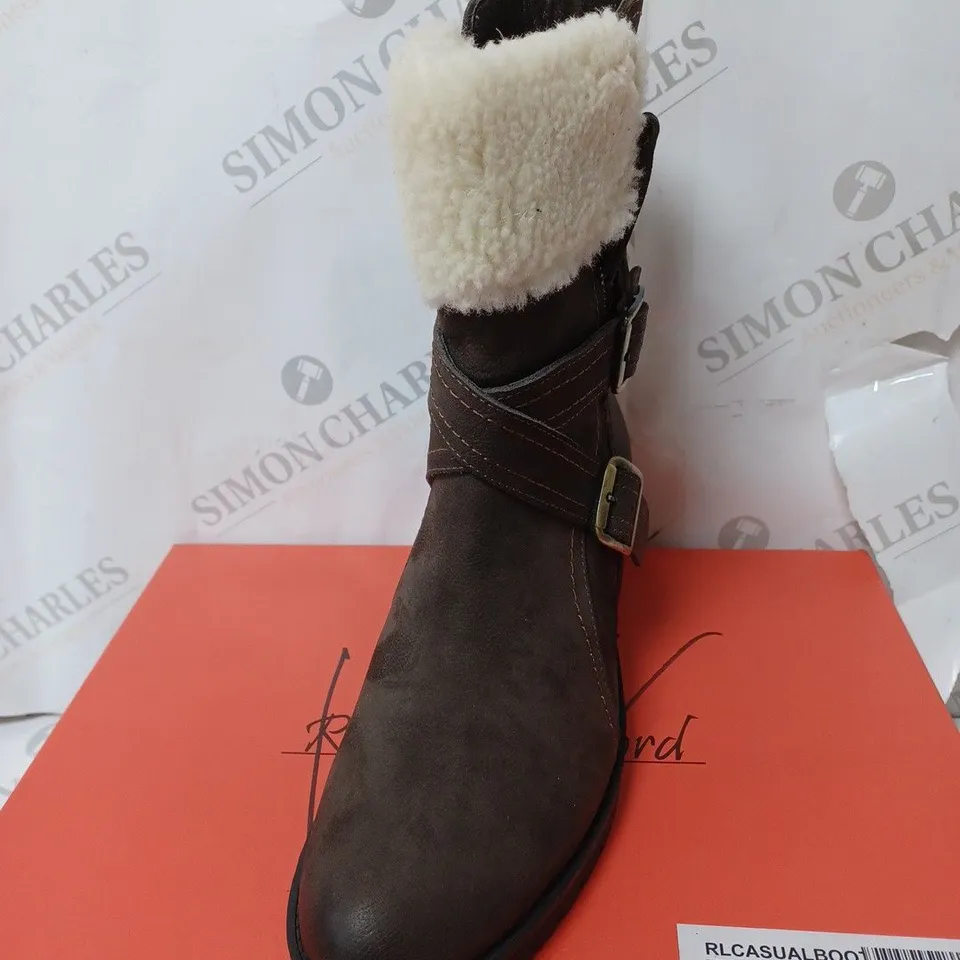 BOXED RUTH LANGSFORD CASUAL BOOTS, OAK - SIZE 6 
