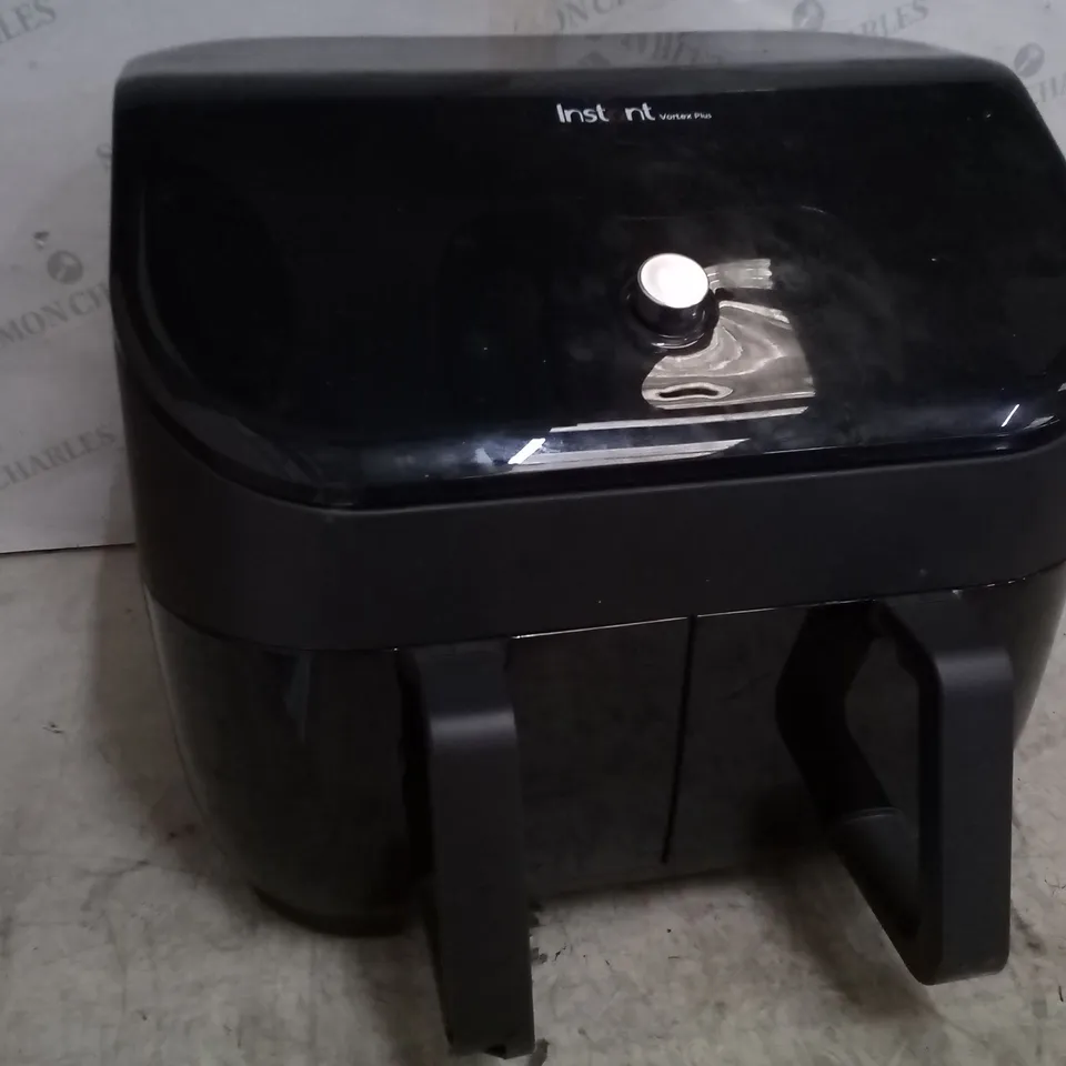BOXED INSTANT VORTEX 8 IN 1 PLUS DOUBLE AIR FRYER 7.6L 