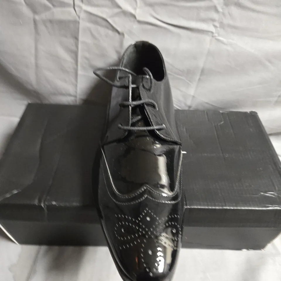 BOXED PAIR OF MOSS LONDON HATCHON SHOES - SIZE UNSPECIFIED