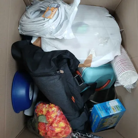 BOX CONTAINING A MIX OF APPROXIMATELY 20 ASSORTED ITEMS INCLUDING CLOCK, ALARM CLOCK, BAG ETC.