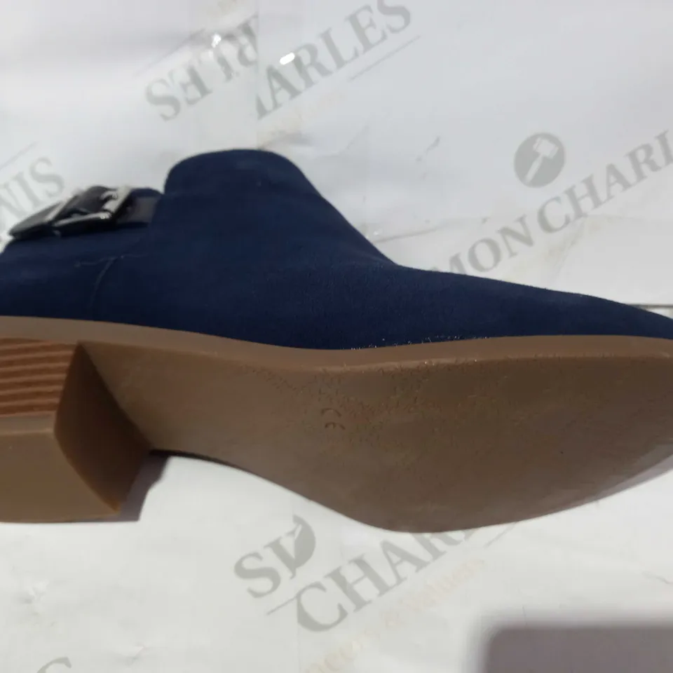 BOXED PAIR OF VIONIC MILLIE BOOTS IN BLUE UK SIZE 8