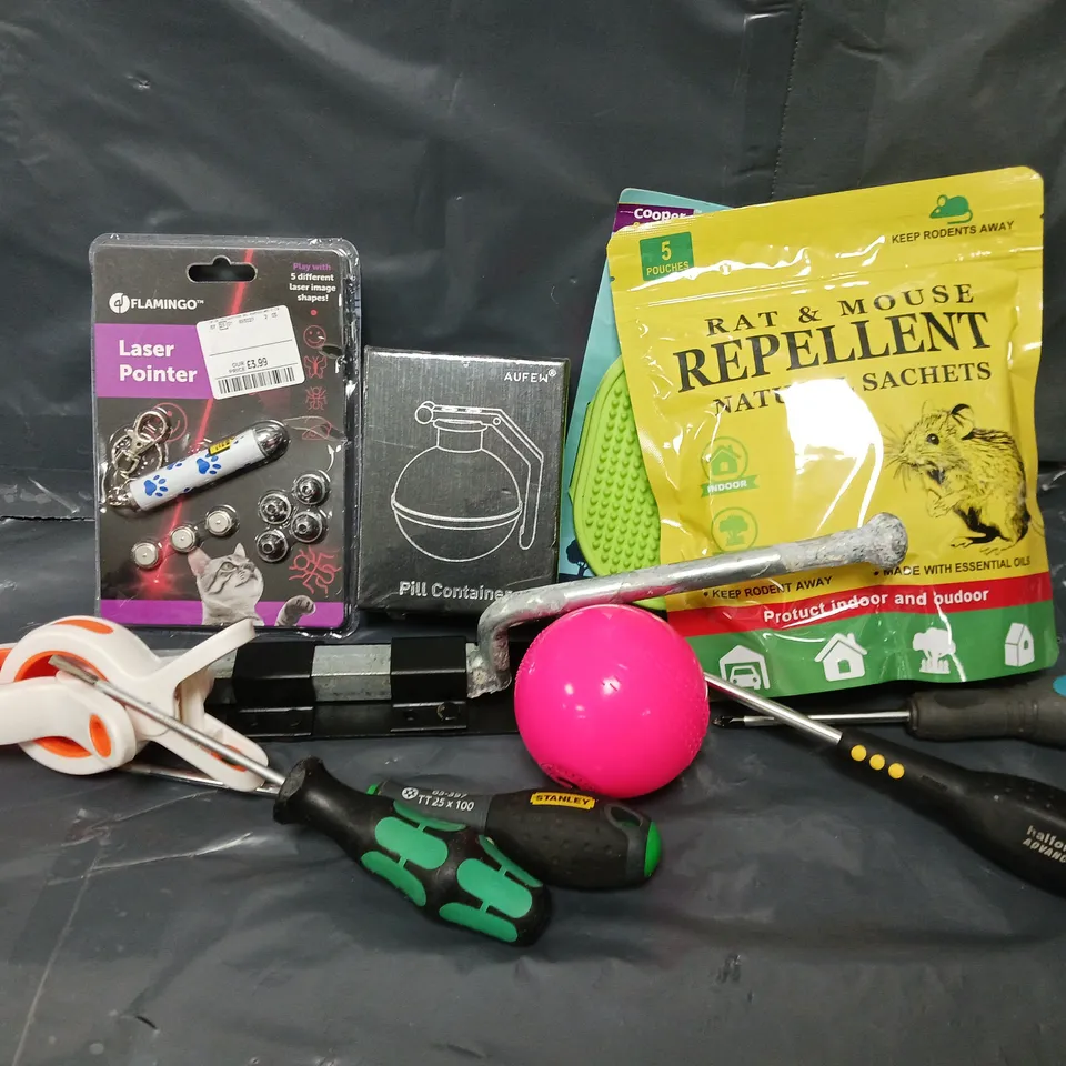 APPROXIMATELY 20 ASSORTED HOUSEHOLD ITEMS TO INCLUDE SCREWDRIVERS, LASER PINTER, RAT & MOUSE REPELLENT , ETC