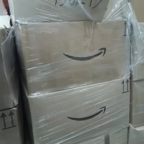 PALLET CONTAINING A LARGE QUANTITY OF BULBS