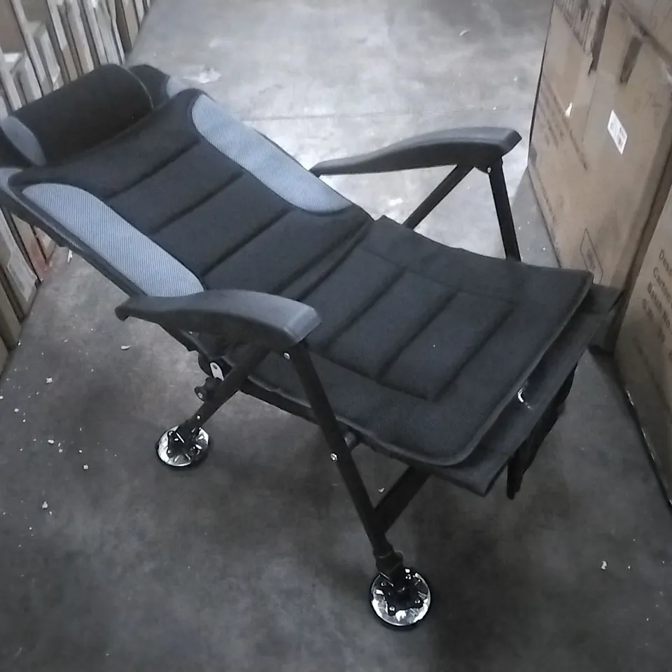 BOXED BLACK AND GREY OUTDOOR LOUNGER/CHAIR