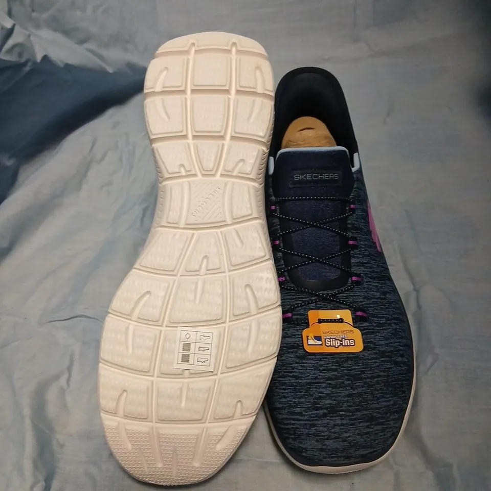 SKECHERS SLIP-INS WOMEN’S KNIT TRAINERS – NAVY/BLACK WITH PINK, UK 10