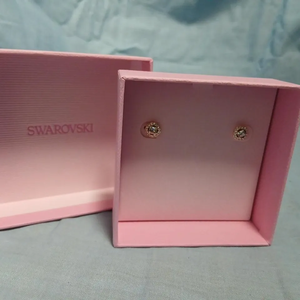 SWAROVSKI CRYSTAL STUD EARRINGS – PINK PRESENTATION BOX