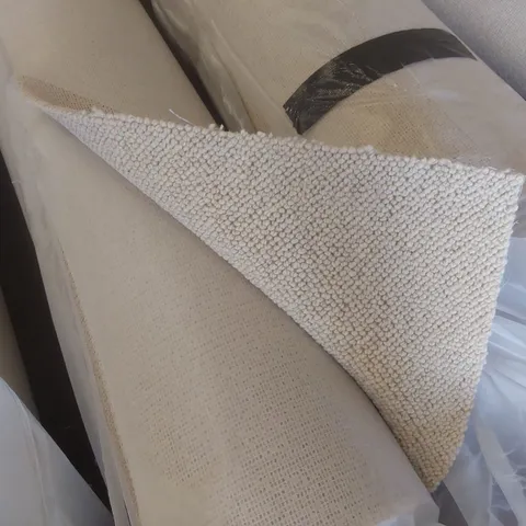 ROLL OF QUALITY SISAL WEAVE OATMEAL CARPET - APPROXIMATELY 4.5 x 5m