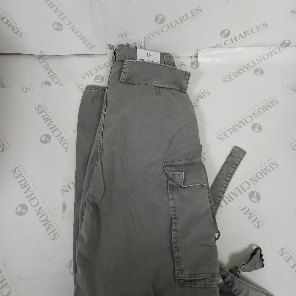 BERSHKA MULTI-CARGO JEANS SIZE 8