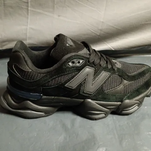 PAIR OF NEW BALANCE TRAINERS - UK SIZE 7