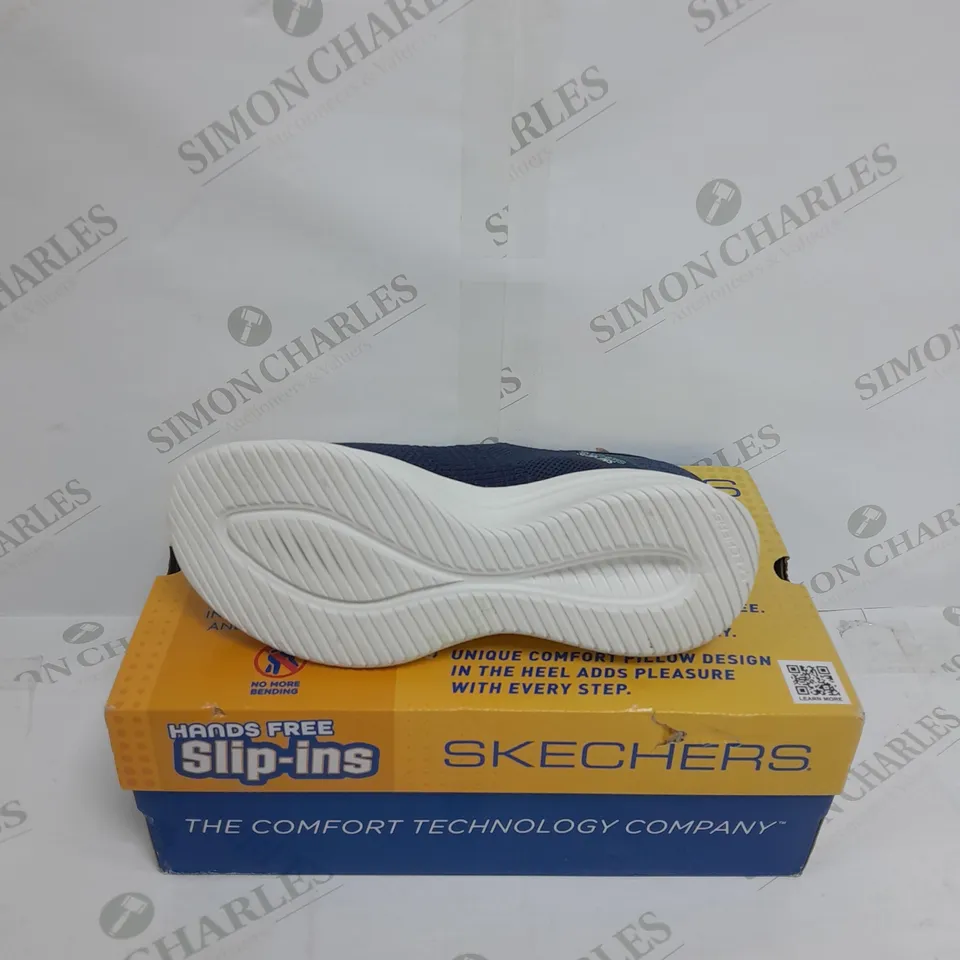 SKECHERS ULTRA FLEX 3.0 SMOOTH STEP SLIP-INS TRAINER SIZE 5
