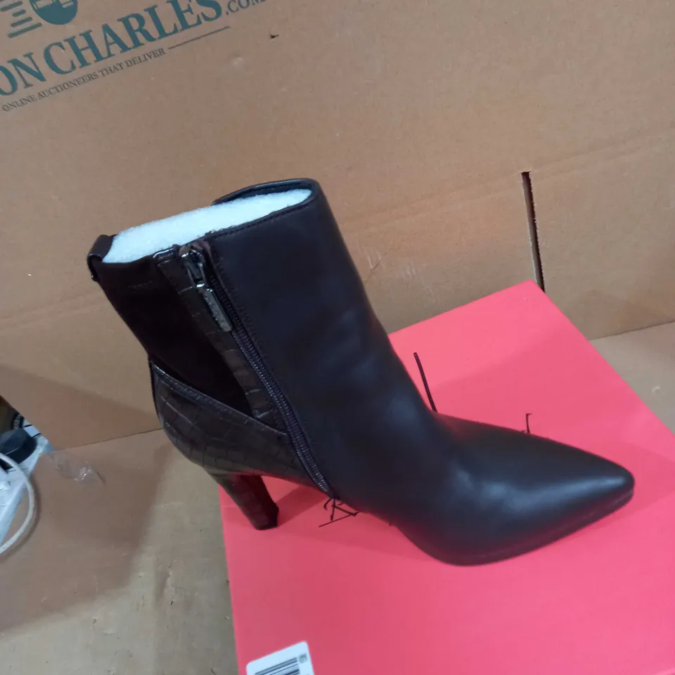 RUTH LANGSTORD STYLE BLACK HIGH HEELS 