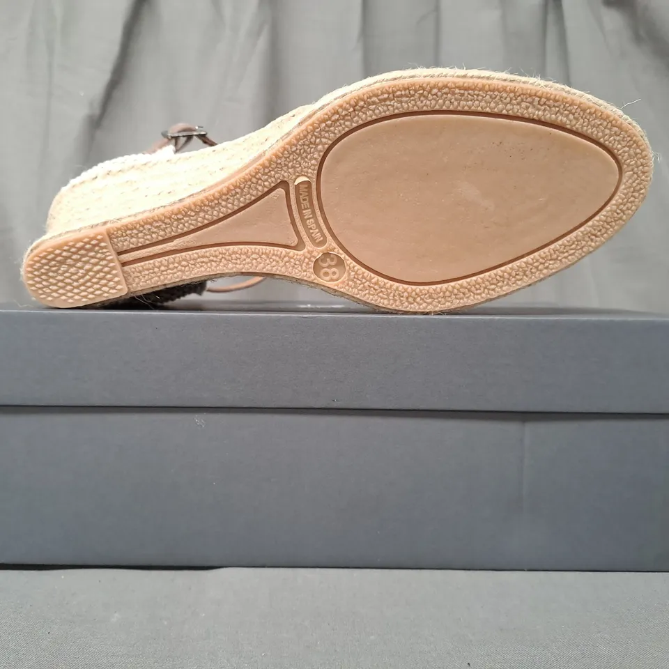 BOXED PAIR OF CREW CLOTHING COMPANY FAITH CLASSIC WEDGE HEEL SHOES IN NEUTRAL EU SIZE 38