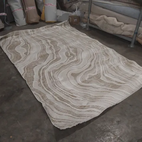 QUALITY DESIGNER PATTERNED RUG - APPROXIMATELY 305 x 200cm