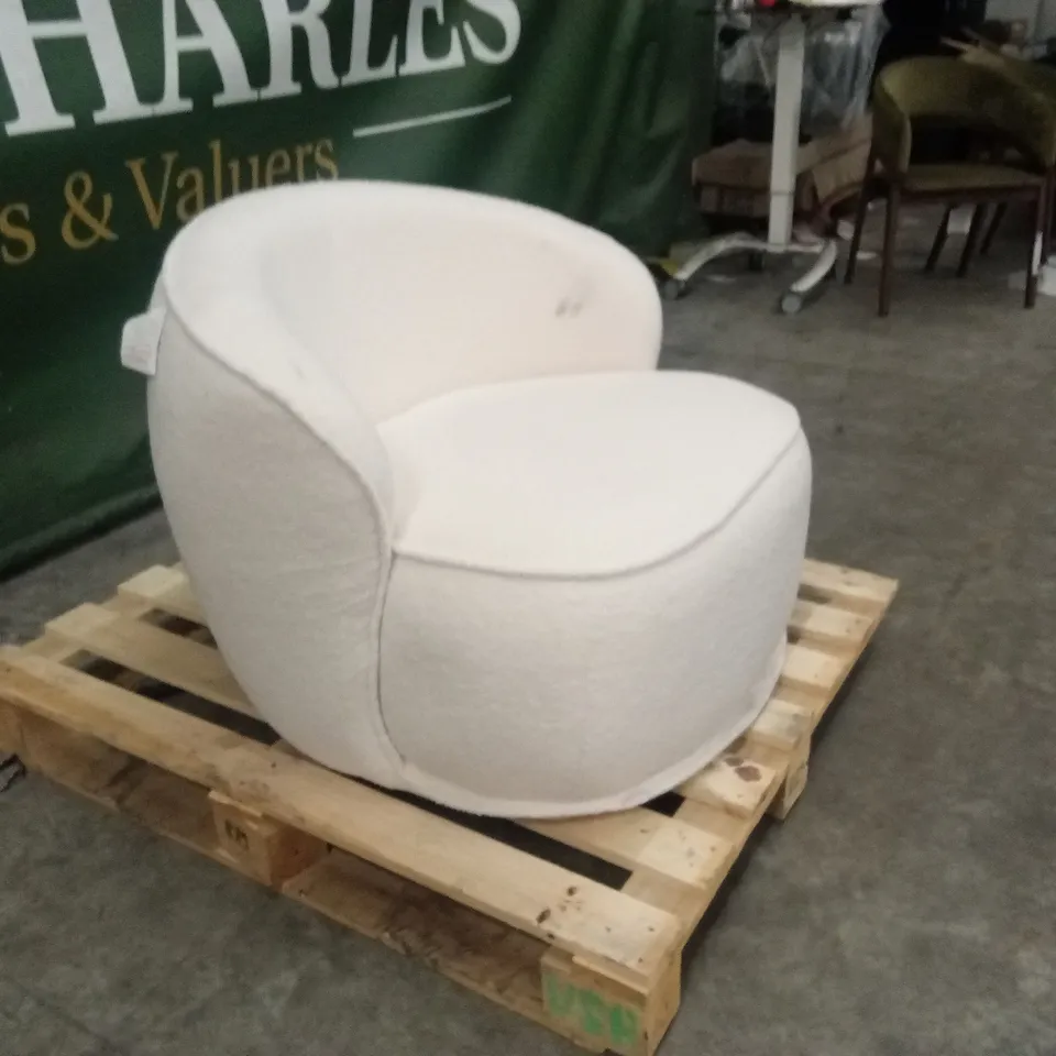 QUALITY DESIGNER BOUCLE FABRIC ARMCHAIR