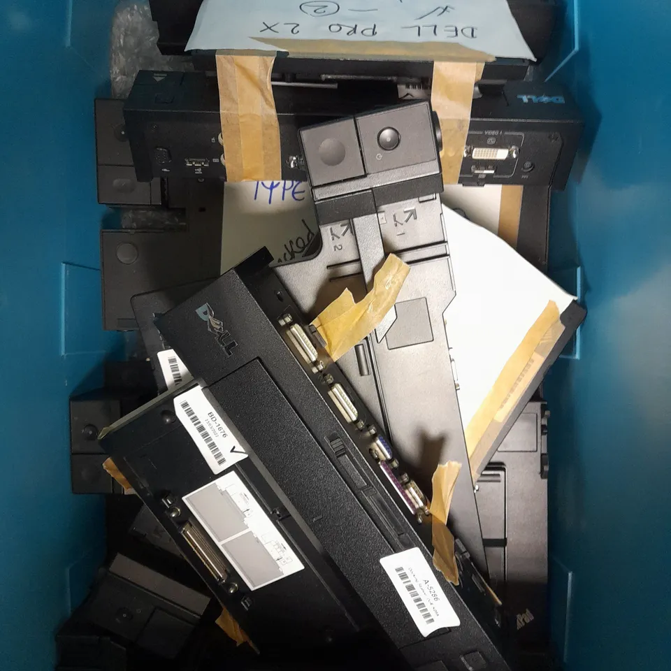BOX OF APPROXIMATELY 15 ASSORTED DOCKING STATIONS TO INCLUDE LENOVO THINKPAD MINI SERIES 3, DELL K09A ETC