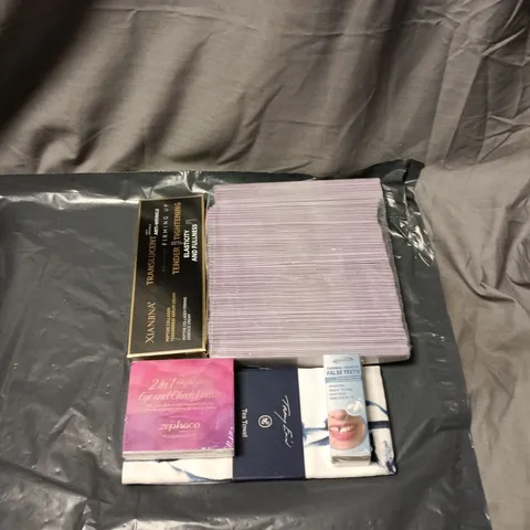 APPROXIMATELY 25 ASSORTED COSMETIC ITEMS INCLUDING THERMAL FORMING FALSE TEETH, 2 IN 1 EYE AND CHEEK PALETTE, PEPTIDE COLLAGEN TENDERNESS SERUM CREAM, TEA TOWEL, NAIL FILES ETC