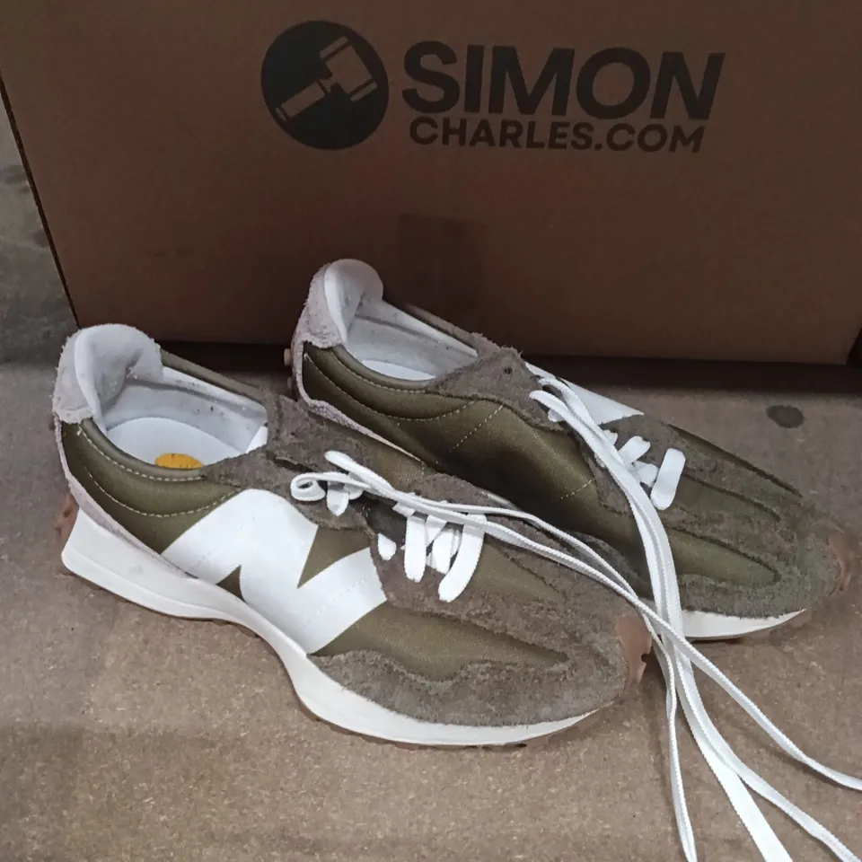 NEW BALANCE SNEAKERS – OLIVE/WHITE UK7
