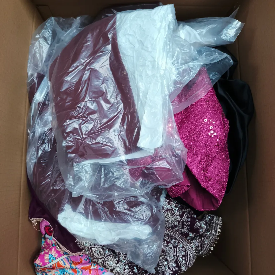 LARGE BOX OF APPROXIMATELY 25 ASSORTED CLOTHING ITEMS IN VARIOUS COLOURS, STYLES AND SIZES - COLLECTION ONLY