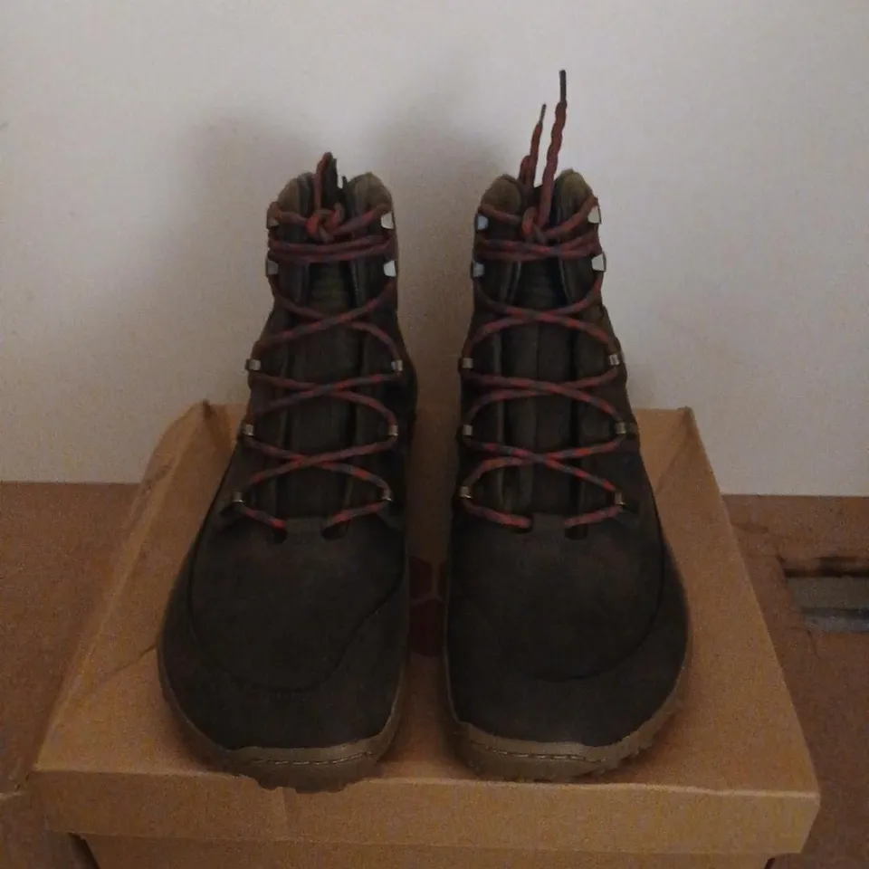 VIVO BAREFOOT BLACK LEATHER HIKING BOOTS – UK 7 (EU 41) BOXED