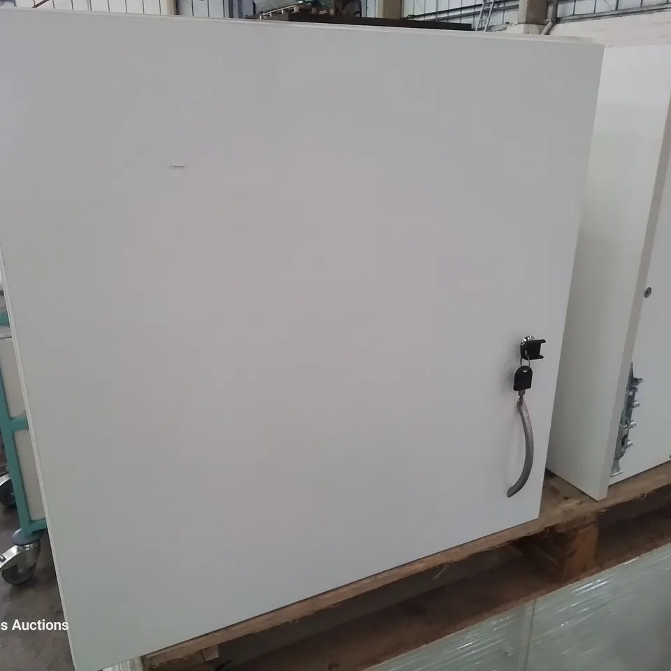 PALLET OF FIVE SINGLE DOOR LOCKABLE WALL CUPBOARDS WHITE