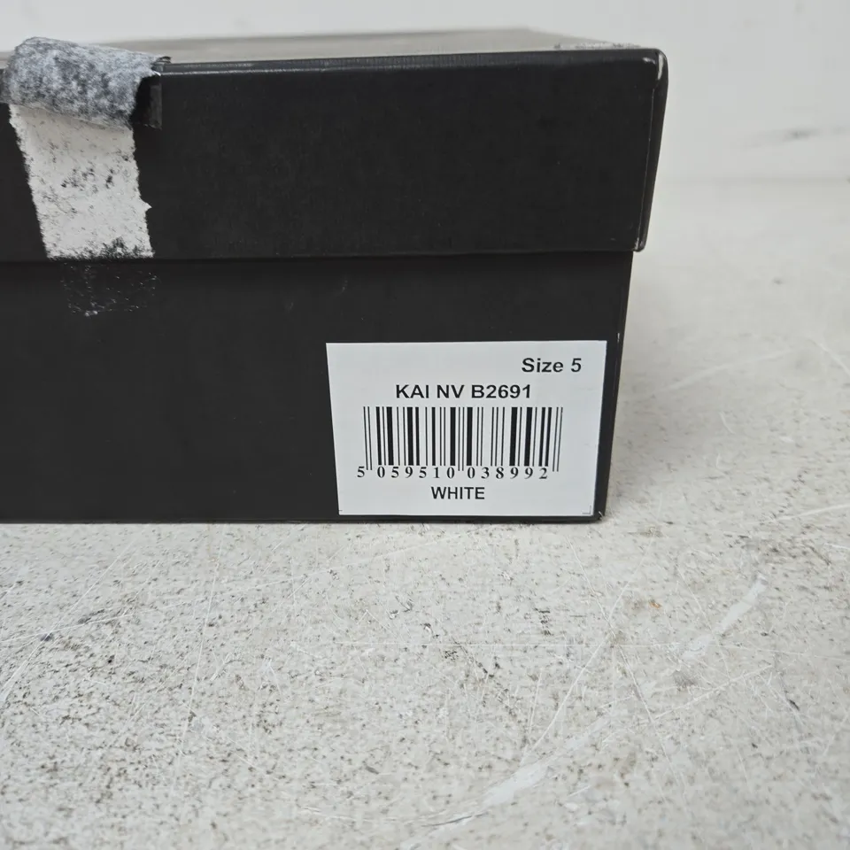 KAI NV WHITE SNEAKERS – UK SIZE 5 (BOXED)