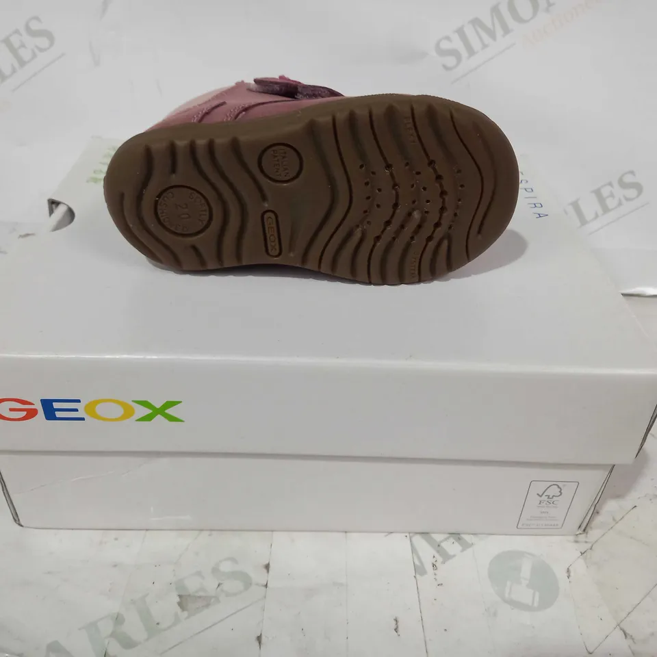 BOXED PAIR OF GEOX BABY/TODDLER SHOES IN PINK UK SIZE 3.5