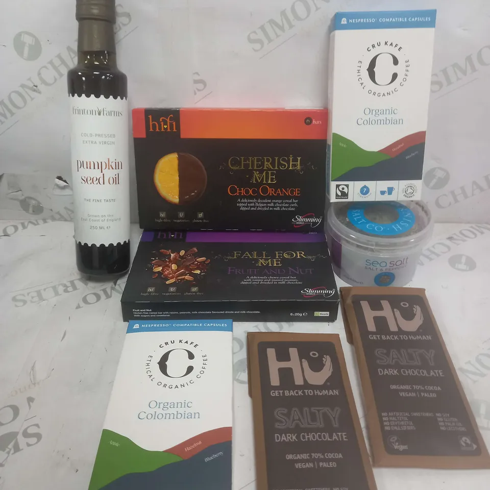 BOX OF APPROXIMATELY 10 ASSORTED COSMETIC ITEMS TO INCLUDE - PUMPKIN SEED OIL, SEA SALT, SALTY DARK CHOCOLATE ETC