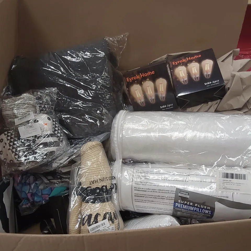 PALLET OF ASSORTED ITEMS INCLUDING:PREMIUM PLUSH PILLOWS, LIGHT BULBS, BLANKET, SUNHAT, BABY TOYS, CAMPING LANTERN, SUCTION CUPS ECT