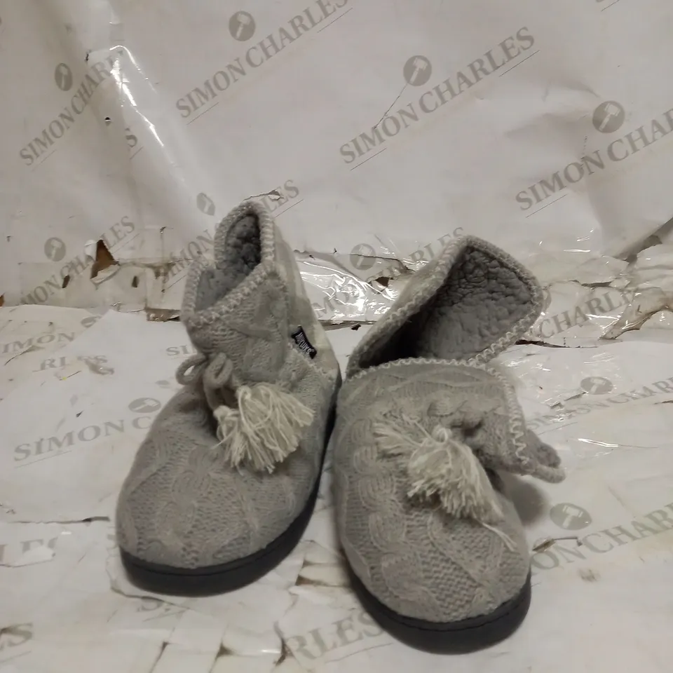 MUK LUKS LINA SLIPPER BOOT SIZE 6 