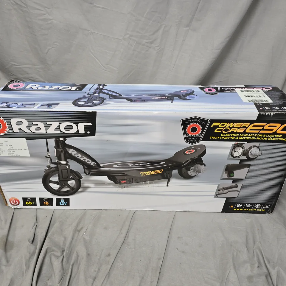 BOXED RAZOR POWERCORE E90 ELECTRIC SCOOTER IN BLACK - COLLECTION ONLY