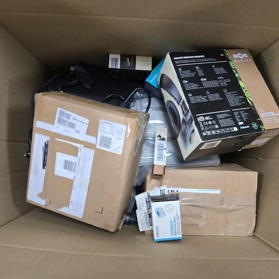 APPROXIMATELY 10 ASSORTED ITEM ELECTRICAL ITEMS TO INCLUDE MARLEY BLUETOOTH HEADPHONES, REVAMP IONIC DRYER, HOMEDICS UNIVERSAL CONTROLLER, ETC