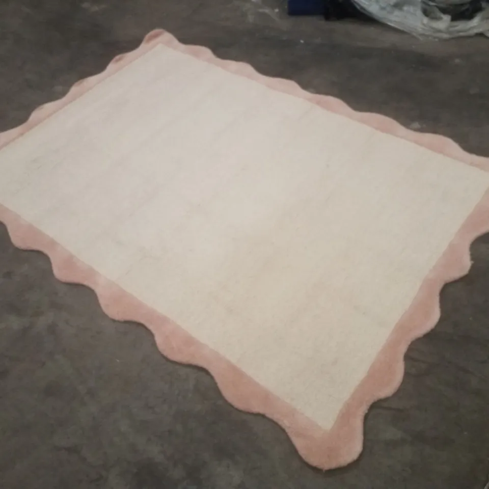 QUALITY DESIGNER AREA RUG APPROXIMATELY 120×170CM