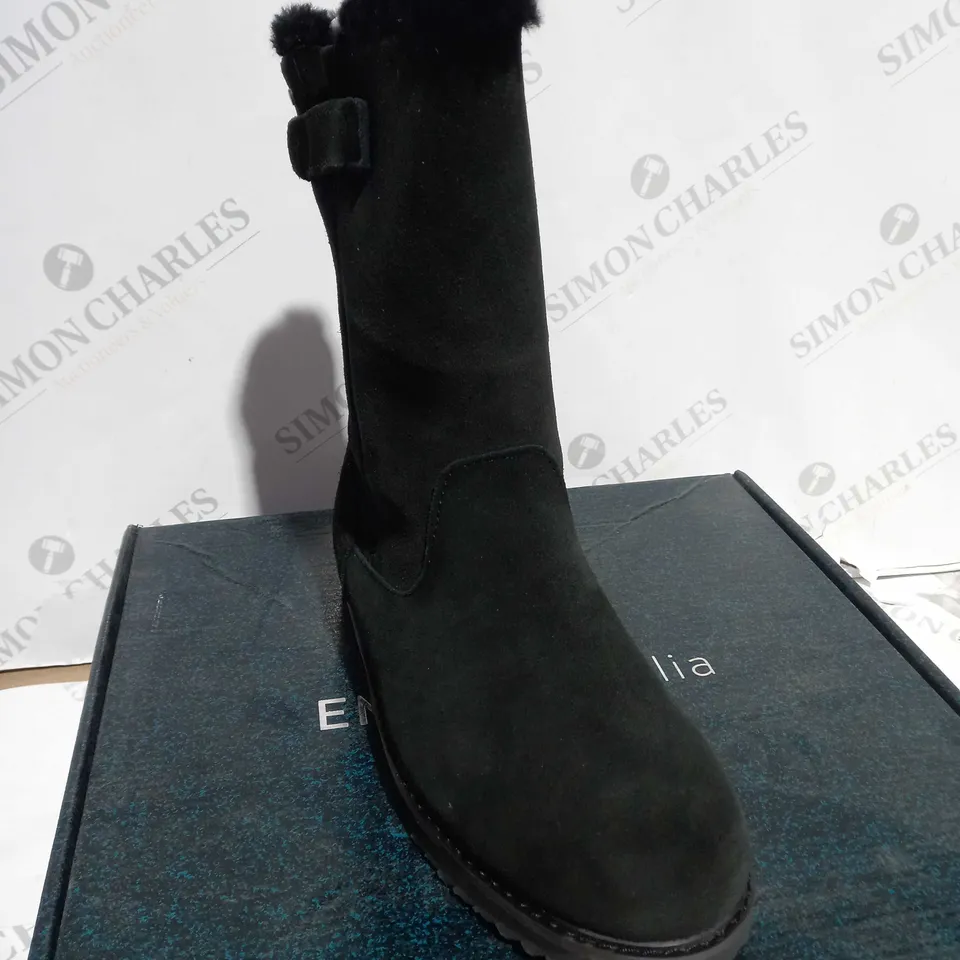 BOXED EMU AUSTRAILIA ELECTRA BOOTS, BLACK - SIZE 5
