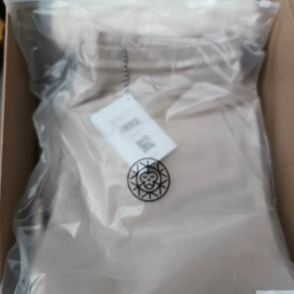 APPROXIMATELY 20 ASSORTED BRASS MONKEY CLOTHING PRODUCTS TO INCLUDE JOGGERS & SHORTS IN MEDIUM 