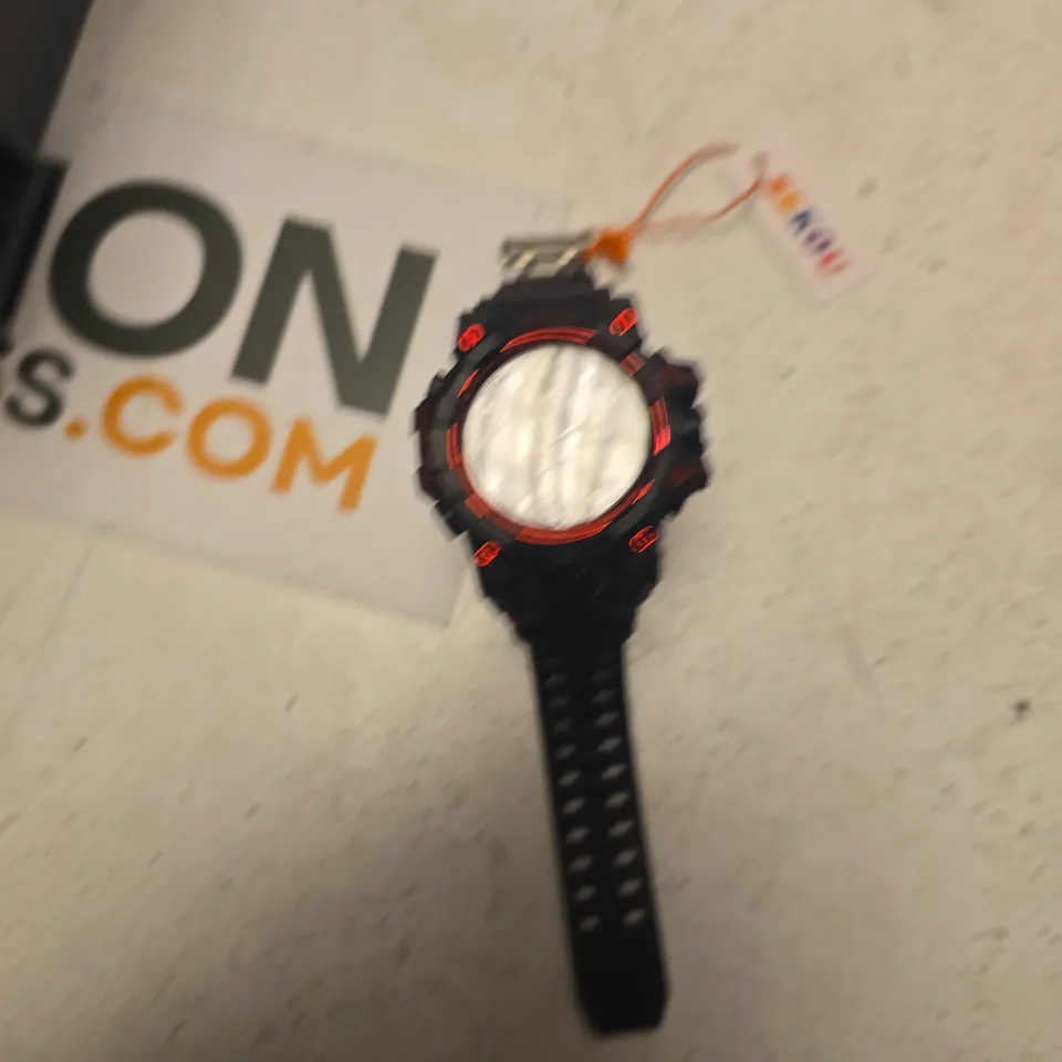 TOTE OF APPROXIMATELY 15 ASSORTED ITEMS TO INCLUDE: SEKOU WATCH 