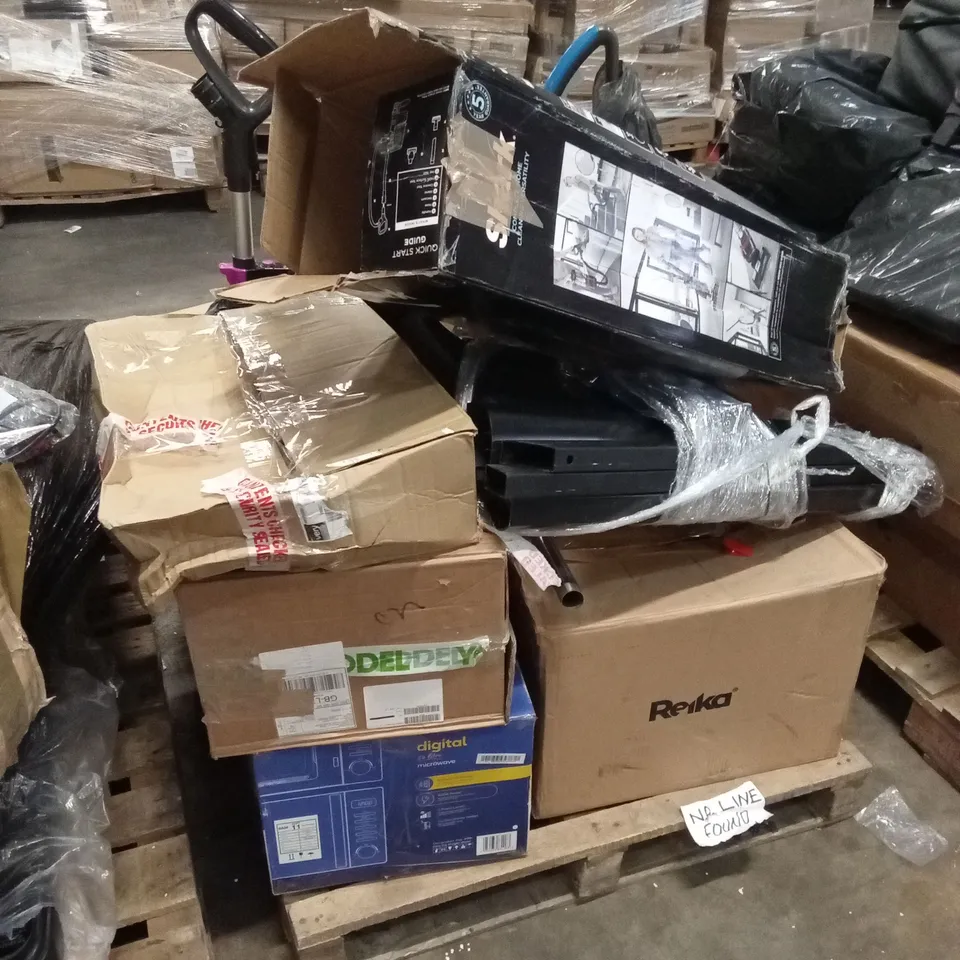 PALLET OF ASSORTED HOUSEHOLD GOODS AND PRODUCTS TO INCLUDE; VACUUM CLEANERS, SPORTS EQUIPMENT PARTS, KITCHEN ACCESSORIES ETC